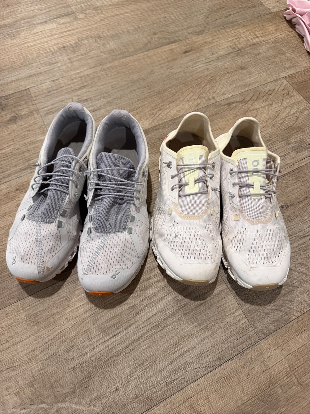 On Running Women's Athletic Shoes in Light Gray and Cream 10.5